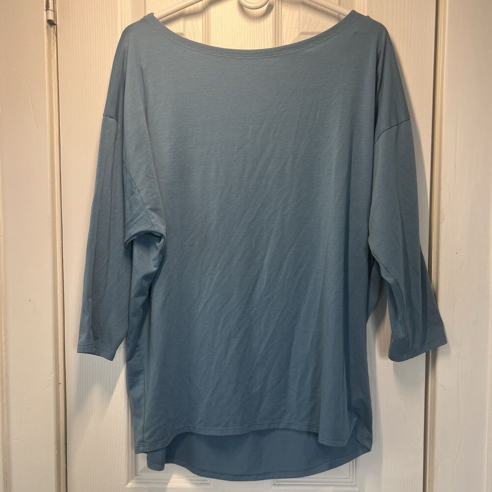 ATHLETA Ease Women's 3/4 Dolman Sleeve Key Hole Back Boat Neck Blue Top - Large